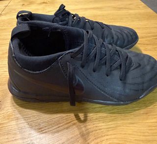 Botas de fútbol Nike negras