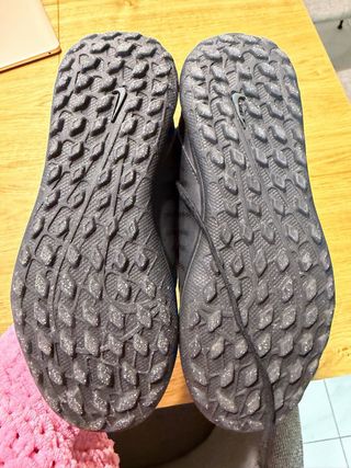 Botas de fútbol Nike negras