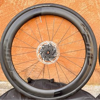 Ruedas FFWD RYOT 55 Carbono