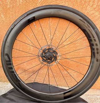 Ruedas FFWD RYOT 55 Carbono