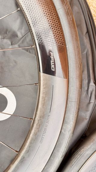 Ruedas FFWD RYOT 55 Carbono