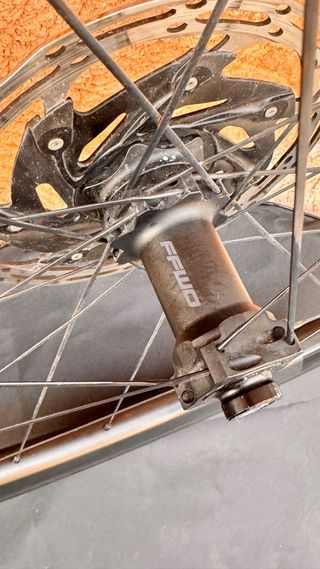 Ruedas FFWD RYOT 55 Carbono