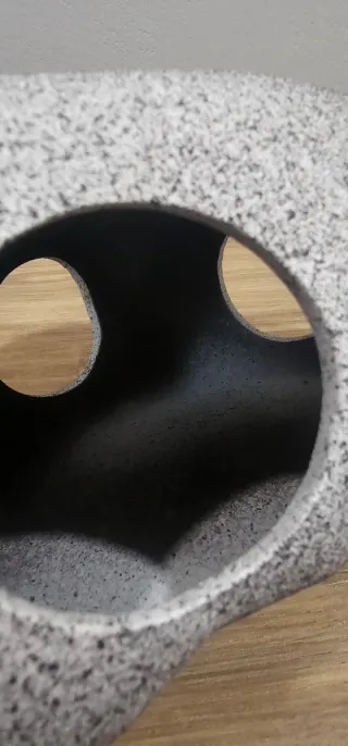 Piedra decorativa con 3 huecos