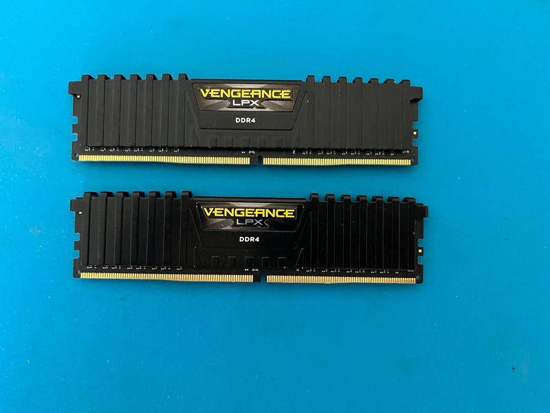 Corsair Vengeance DDR4 2x8GB RAM