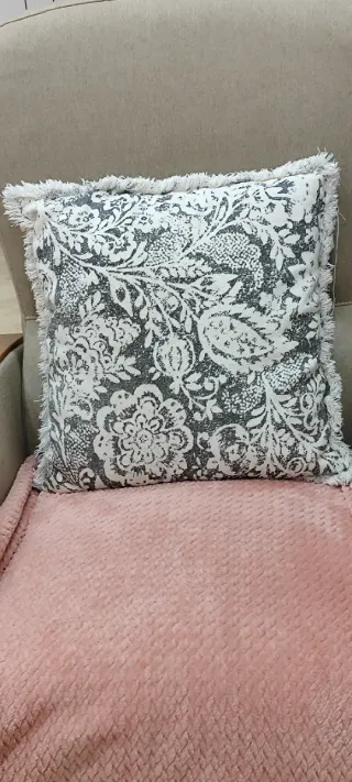 2 Cojines Decorativos Diseño Floral