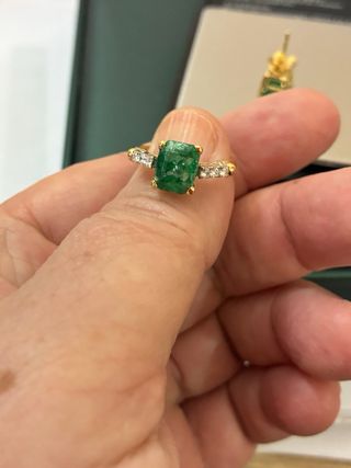 Anillo y pendientes esmeraldas 7.35 Ct