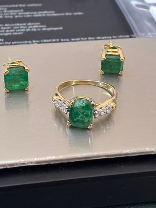 Anillo y pendientes esmeraldas 7.35 Ct