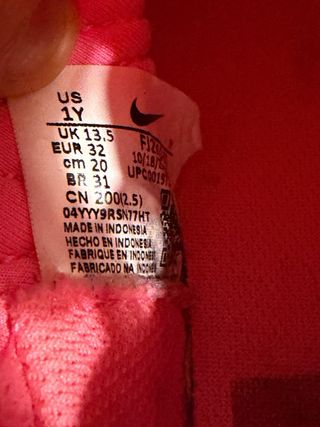 Botas de fútbol Nike rosas 32