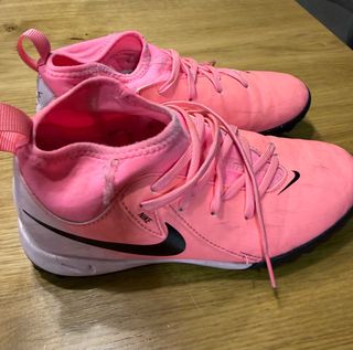 Botas de fútbol Nike rosas 32