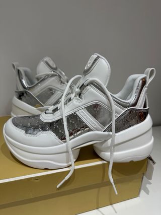 Zapatillas Michael Kors Blancas y Plateadas