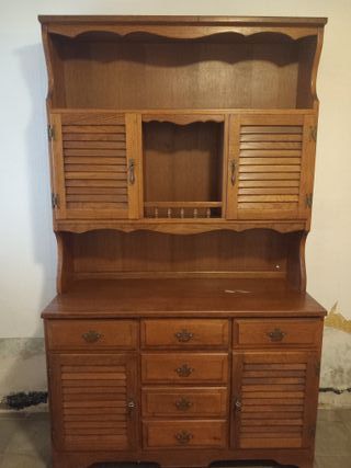 Mueble aparador en madera maciza