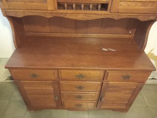 Mueble aparador en madera maciza