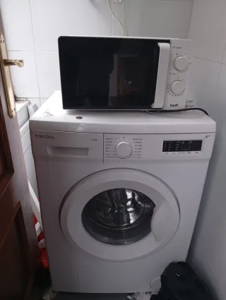 Lavadora ICECOOL IC106W1  Y microondas