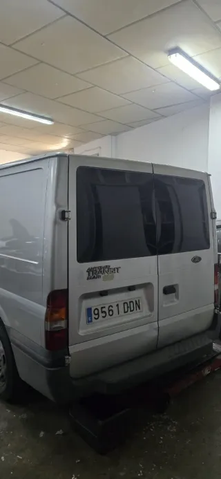 Ford averiada Transit 2006 averiada bomba gasolina