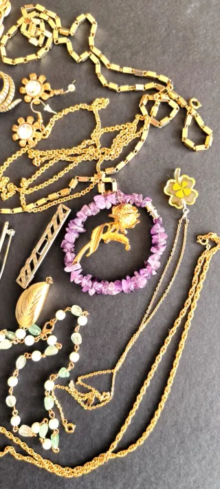 Collezione Varia di Gioielli Vintage: Collane, Bracciali, Anelli