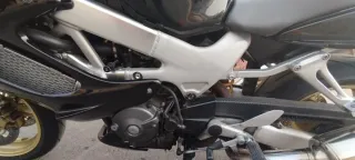 Honda VTR 1000F Fire Storm Negra y Dorada