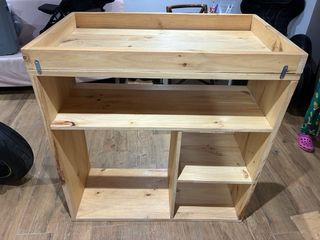 Cambiador de bebé con armario de madera