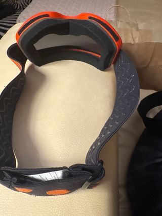 Gafas de esquí infantiles negras y rojas