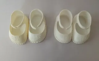 Lote 2 paia di scarpe antiche per bambola Leyla Famosa