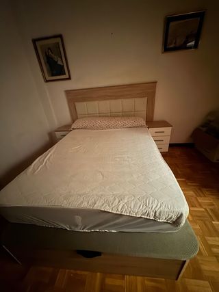 Dormitorio completo beige y marrón  con colchón