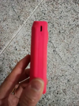 Power Bank Fucsia con cavo USB