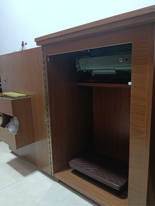 Máquina de coser Alfa con mueble