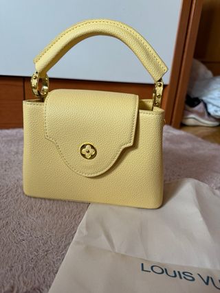 Bolso Louis Vuitton Capucines Amarillo