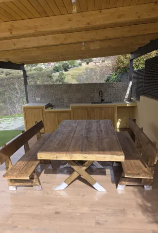 Conjunto Mesa y Bancos Madera Rústica