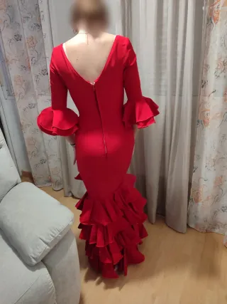 Traje de flamenca rojo volantes