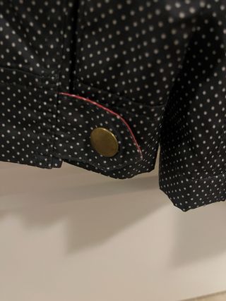 Chubasquero Roxi Negro con Lunares Blancos