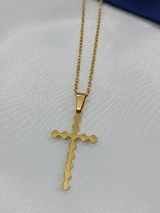 Cadena y Colgante Cruz Acero Inoxidable Dorado
