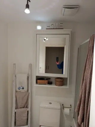 Mueble de baño Ikea hemnes con espejo