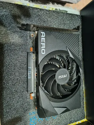 Tarjeta Gráfica AMD Radeon RX 6400