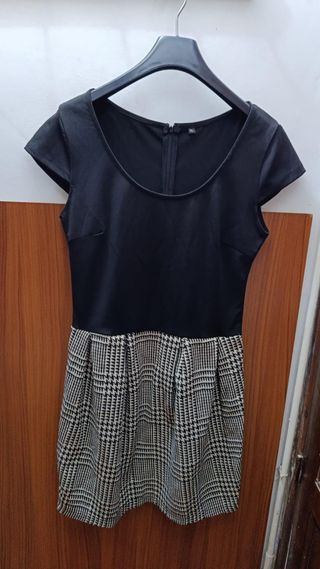 Vestido Negro con Estampado Cuadros Talla XL