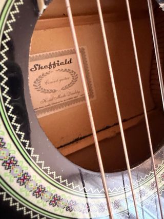 Chitarra classica nera