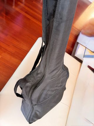 Chitarra classica nera