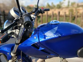 Honda CBF 250 Azul y Plata