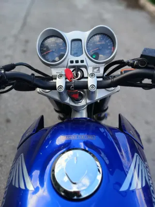 Honda CBF 250 Azul y Plata