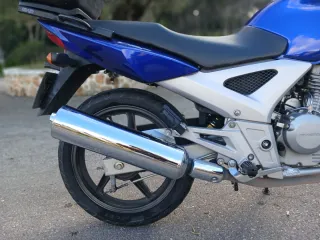 Honda CBF 250 Azul y Plata