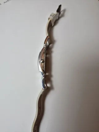 Reloj Tous Plata y piel blanca