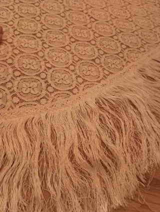 Pico o chal vintage, calado blanco con flecos