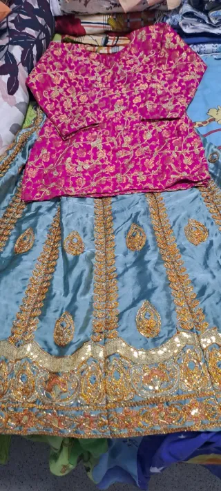 Vestido de fiesta rosa y azul