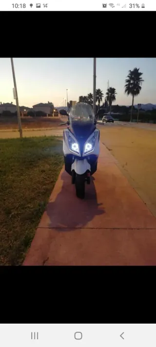 Kimco Superdink Maxi Scooter Automática 300 cc