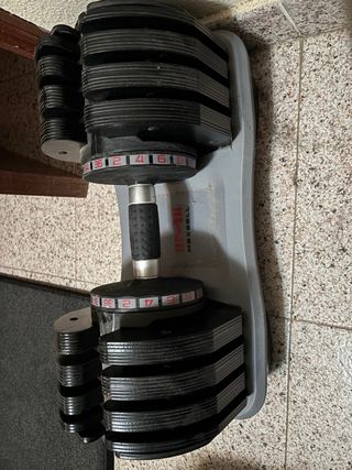 Banco de pesas y mancuernas