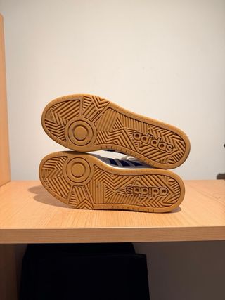 Zapatillas Adidas Hoops Mid 2.0 Blancas y Azules