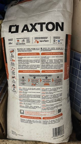 Baldosas azules + cortadora de azulejos