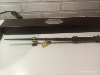 Varita original Harry Potter con caja