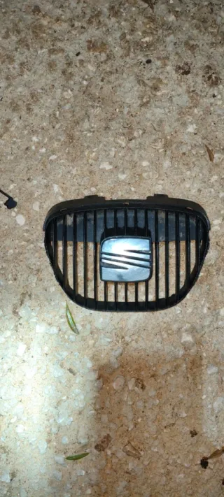 Rejilla frontal Seat con logo/Calandra