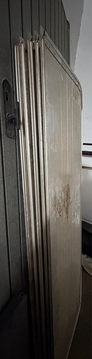 Chapas y perfiles metálicos para gomon inchable