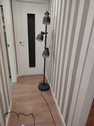 Lámpara de pie HEKTAR 3 focos gris oscuro